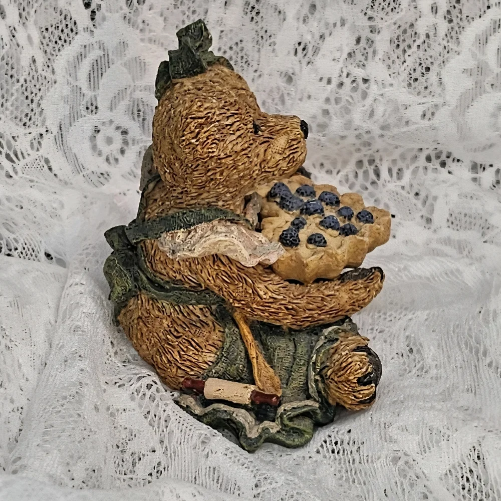 Boyds Bears & Friends Figurine * Bailey the Baker.. with Sweetie Pie * Vintage